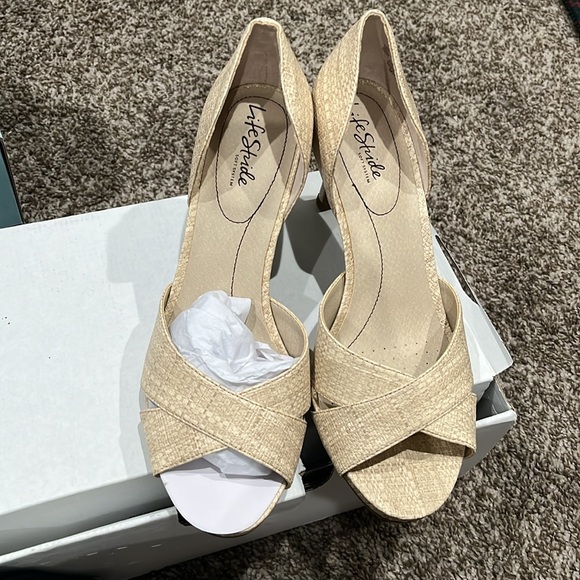 LifeStride Mykonos Sandals (10W) - Picture 8 of 10